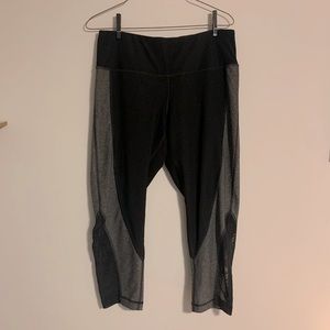 Velocity 3/4 active wear leggings